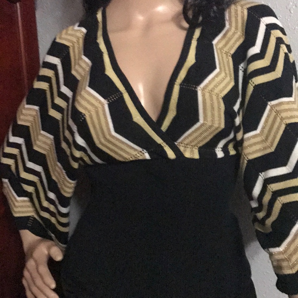 Gorgeous Heart & Soul sweater top